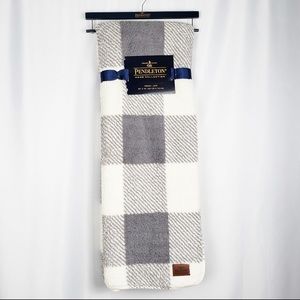 PENDLETON Buffalo plaid sherpa throw blanket